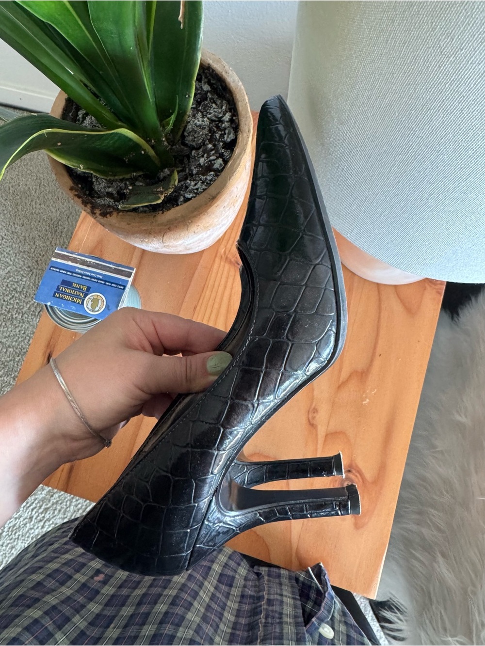 Liz Claiborne Black Croc-Embossed Pointed-Toe Heels